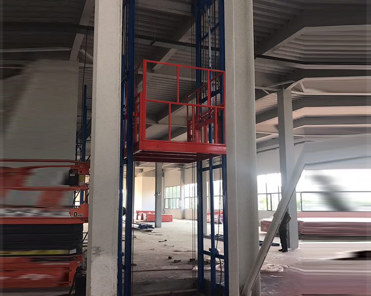 鋼絲繩在導(dǎo)軌式升降機中的作用(圖1) 20210317104752_366.jpg