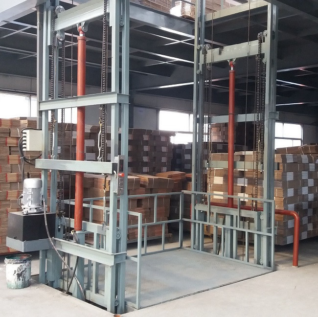 導(dǎo)軌式液壓升降平臺(tái)使用注意事項(xiàng)有哪些(圖1) \